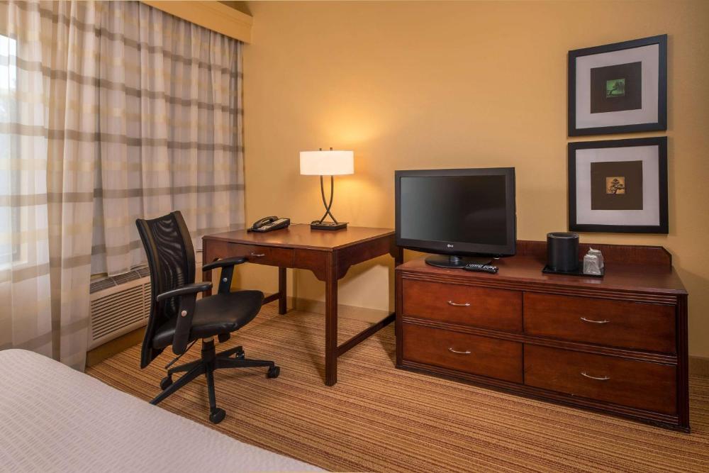 One-Bedroom King Suite interior